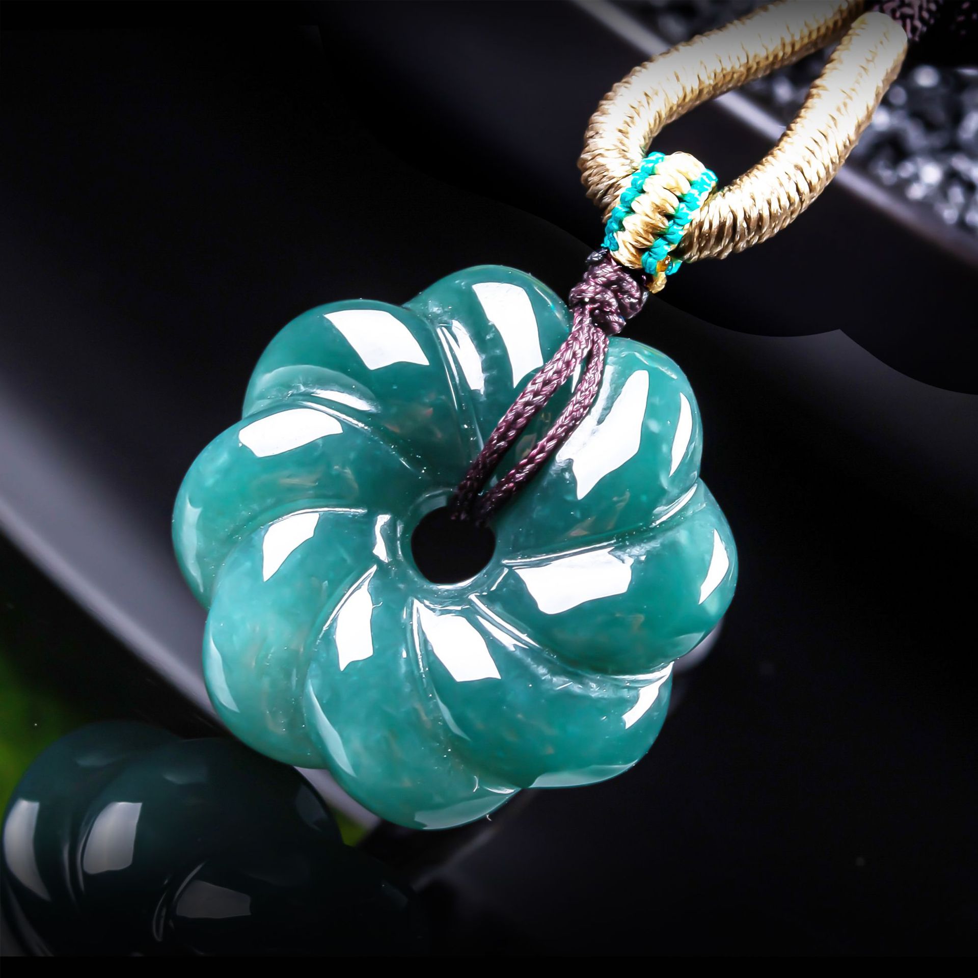 Jewelry & Watches Spółka Z Ograniczoną Odpowiedzialnością - Kalung Liontin Bunga Giok Burma Alami,